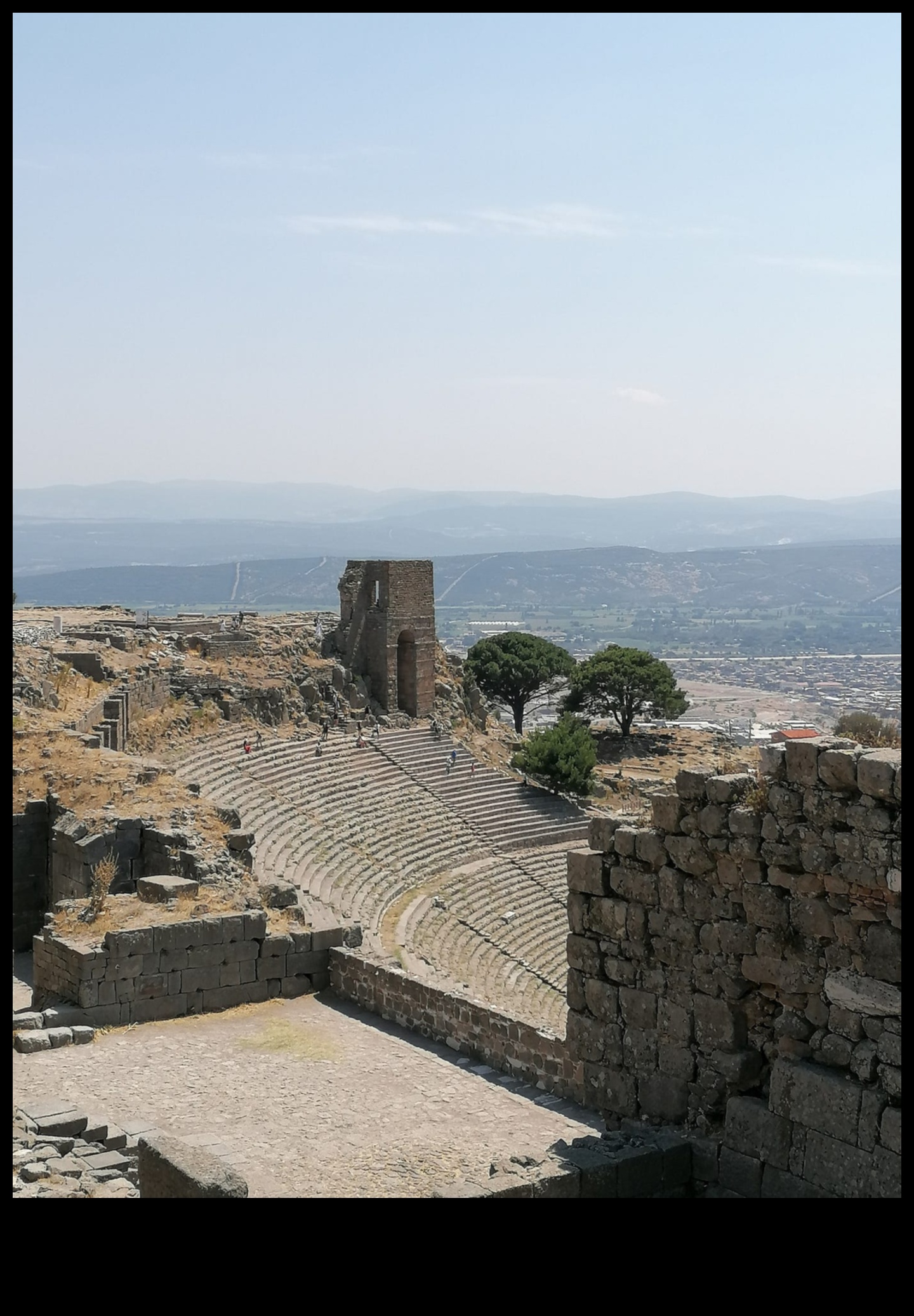 Șoapte de înțelepciune: ecouri din zidurile siturilor culturale