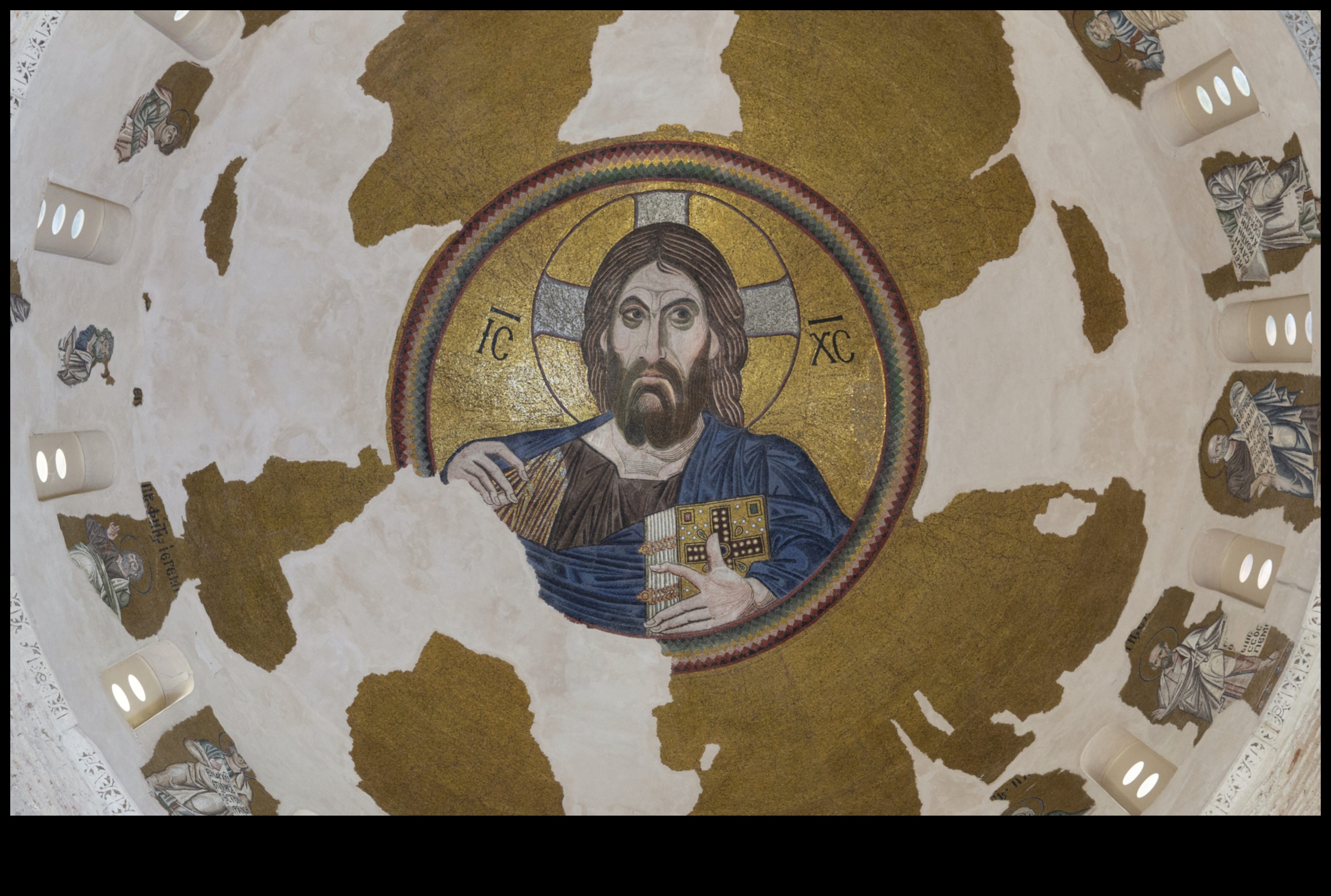 Mozaic Microcosm Un mozaic de atracții locale 3 Mozaic Microcosm: Împreună frumusețea atracțiilor locale